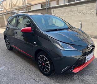 Toyota Aygo 5pt 1.0 72cv X-PLAY CLIMA/TELCAMERA/15