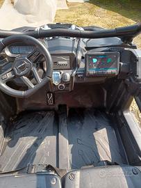 Macchina 4x4 jeep
