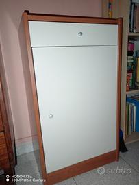 Mobiletto con anta e cassetto
