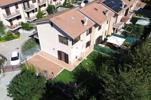 VILLA A SCHIERA A LABICO