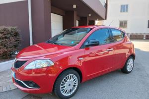 Lancia Ypsilon 1.2 69 CV 5 porte Gold tua a € 165 