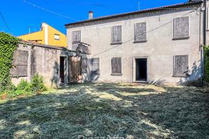 PIOVE DI SACCO CENTRO STORICO - particolare porzio