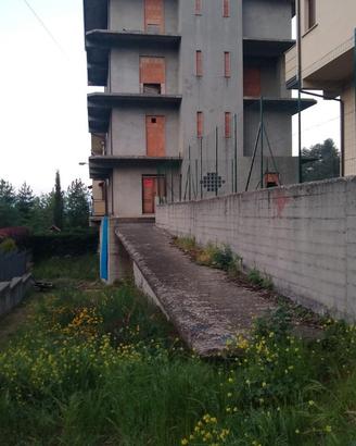 Palazzo indipendente trattabile