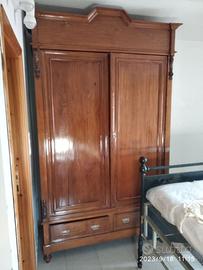 mobili pregiati e letto antico