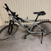 Bici Trekking Rock Machine 300