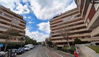 EUR singola con terrazzo