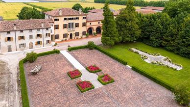 Villa di 1871 m² con più di 5 locali a Sorgà