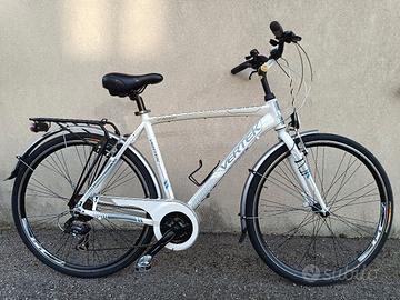 Bici sportiva in alluminio, pari al nuovo