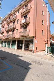 Trilocale a 50 mt dal mare e 400 dal centro