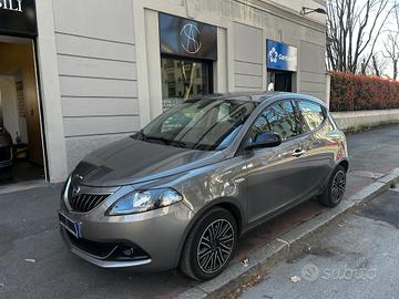 Lancia Ypsilon 1.0 FireFly HYBRID 5p s&s Gold *490