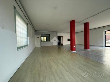 NEGOZIO A CASTIGLIONE DELLE STIVIERE