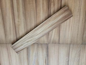 Listelli parquet afrormosia 1.4 mq