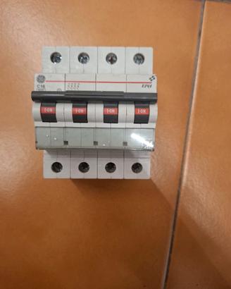 Interruttore magnetotermico C16 6000 4 poli
