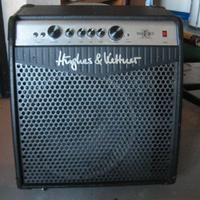 Amplificatore combo per basso 