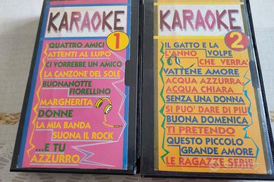N 2 videocassette di Karaoke con i testi