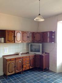 Mobili  più che in buono stato.