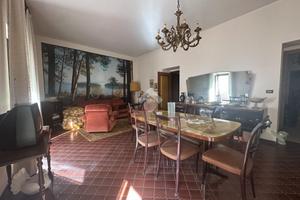 4 LOCALI A MONTECASTRILLI