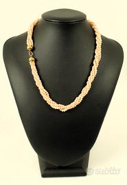 Collana in corallo rosa.