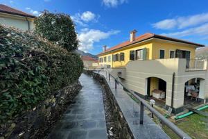 3 LOCALI A GENOVA