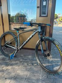 Bici scott scale 970 whellie bike