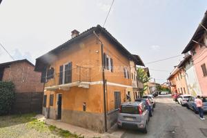 VOLPIANO RUSTICO INDIPENDENTE CON GIARDINO ESCLUSI
