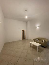 Locale in via XXIV Maggio, 48