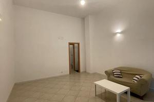 Locale in via XXIV Maggio, 48