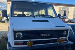 iveco daily 4x4 fari tondi 9 posti esente bollo