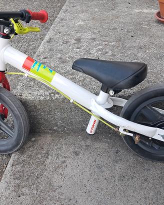 Bicicletta senza pedali 
