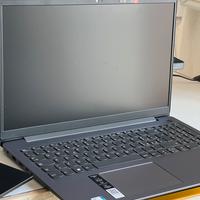 Lenovo Laptop/ Computer Portatile