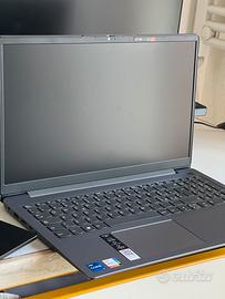 Lenovo Laptop/ Computer Portatile