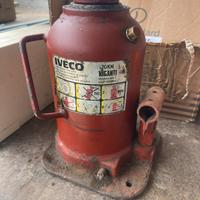 Martinetto idraulico cric iveco 330.35