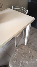 tavolo da cucina con 4 sedie 