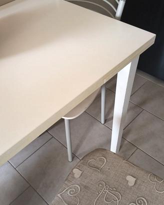 tavolo da cucina con 4 sedie 