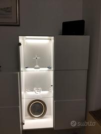 mobile con vetrinetta e led