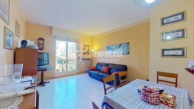 TRILOCALE CON DOPPIO BALCONE