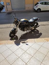 Ducati Monster 750