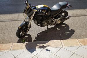 Ducati Monster 750