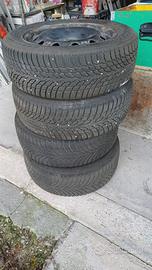 Gomme 185/60 R15 con cerchi in ferro