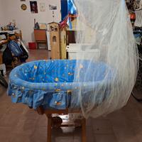 Culla retrò in legno
