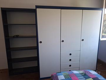 Cameretta vintage 2 letti scrivania armadio blu