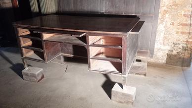 Grande scrivania inizio 900