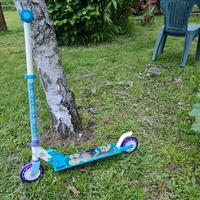 Monopattino Frozen per bambina