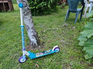 Monopattino Frozen per bambina
