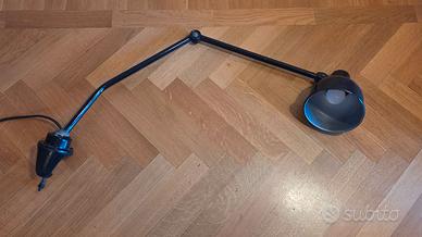 Lampada industriale vintage a morsetto con braccio