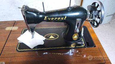 Macchina da cucire EVEREST con mobiletto