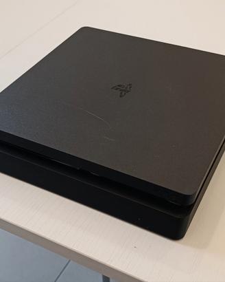 ps4 + 2 joystick + 4 giochi