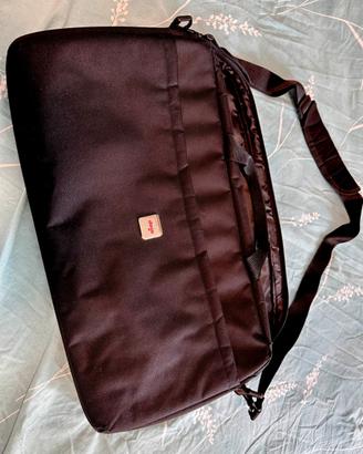 Borsa morbida imbottita porta effetti DIAGO