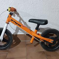 Bicicletta bambino Decathlon senza pedali 