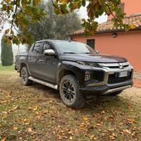 Mitsubishi L200 d.cab 4WD